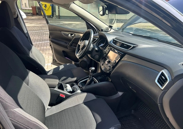 Nissan Qashqai cena 66500 przebieg: 32924, rok produkcji 2017 z Prudnik małe 254